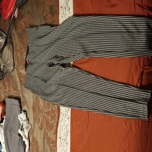 Stretchy Ankle pants  size XL